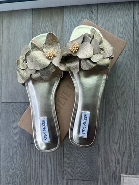 Steve Madden Metallic Gold Floral Slide Mules